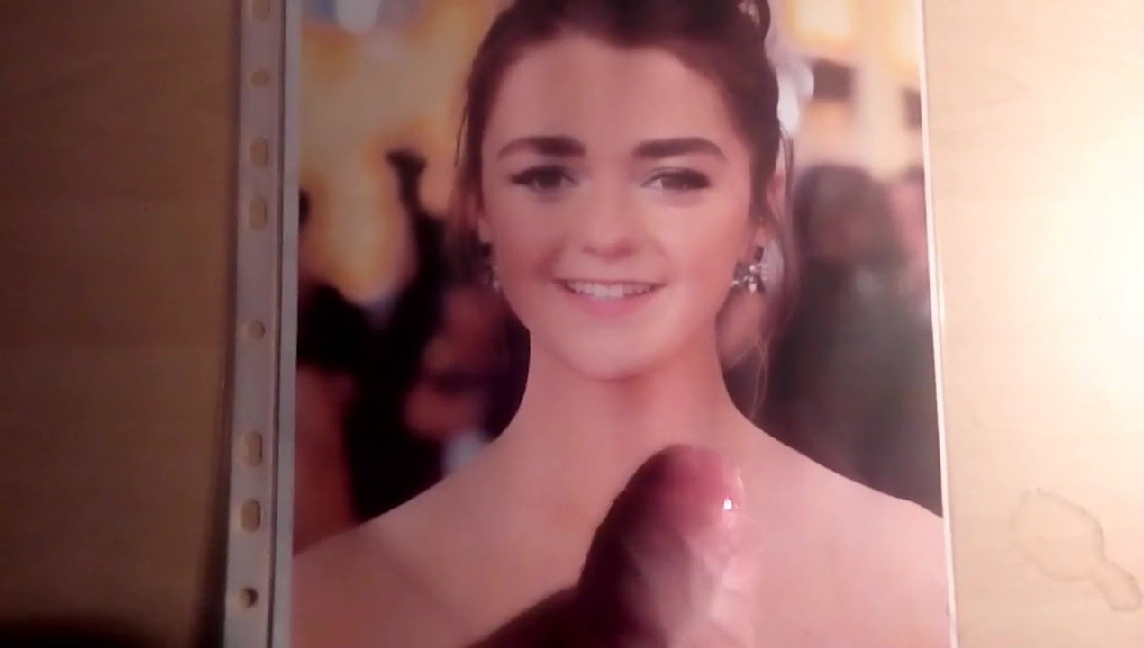 Cumtribute on Maisie Williams