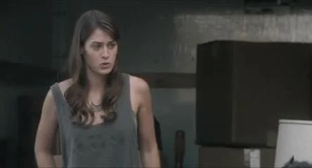 Lizzy caplan. Alison Brie. - mentse el a dátumot