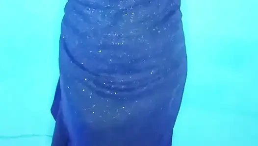 Güzel Hintli yalnız kız heri amcığını gösteriyor