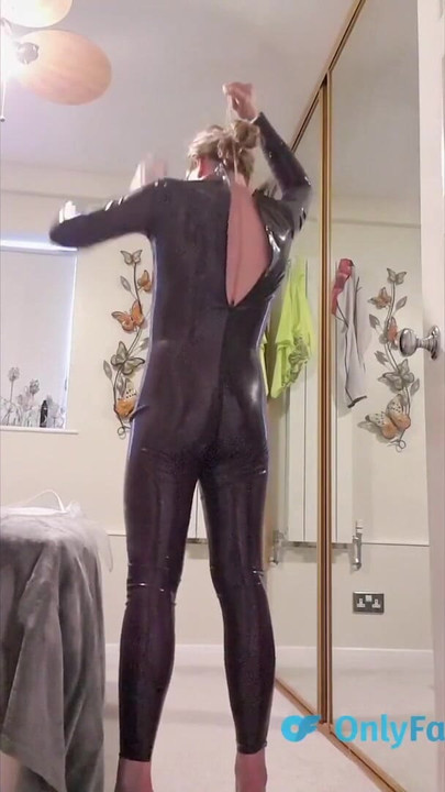 Stunning moment from "Essex Girl Lisa dressing up in my latex catsuit"