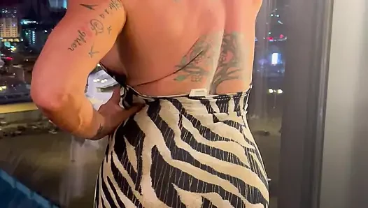 Muscle MILFs Big Clit