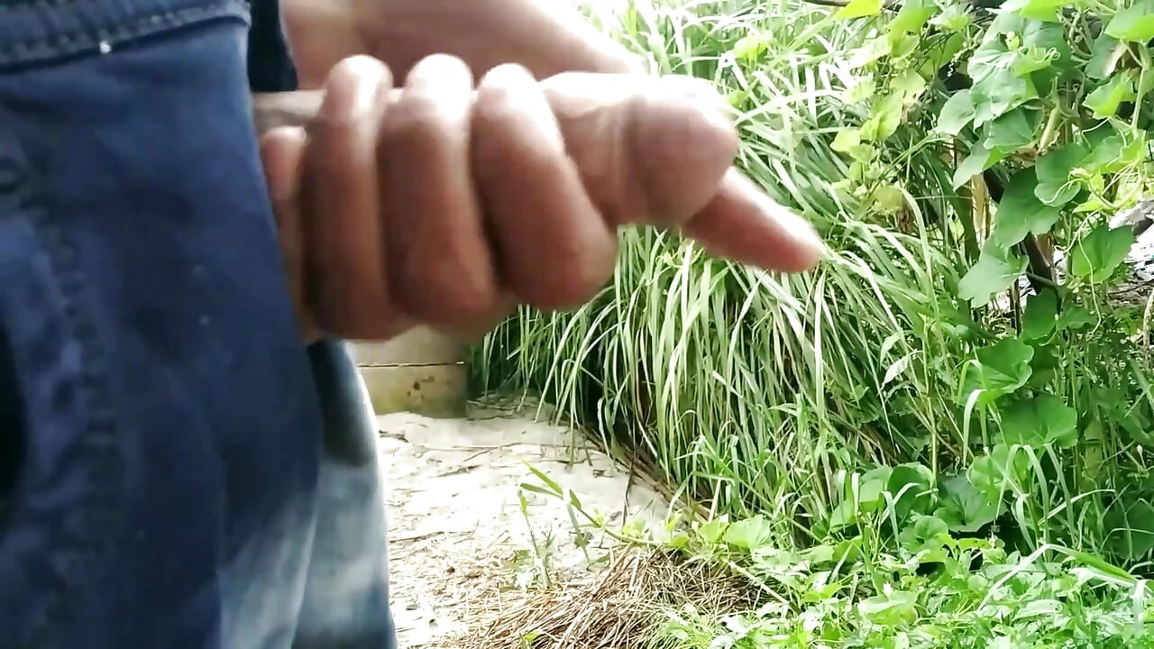 Village Masturbation in Outdoor Handjob Cumshotot