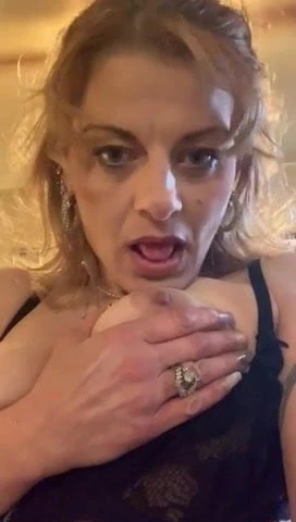 My Milf Roxanne Showing Off Yet Again