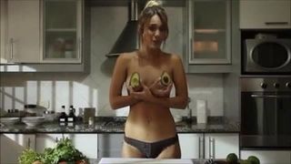 A Fuego Maximo - Jenn does nude cooking