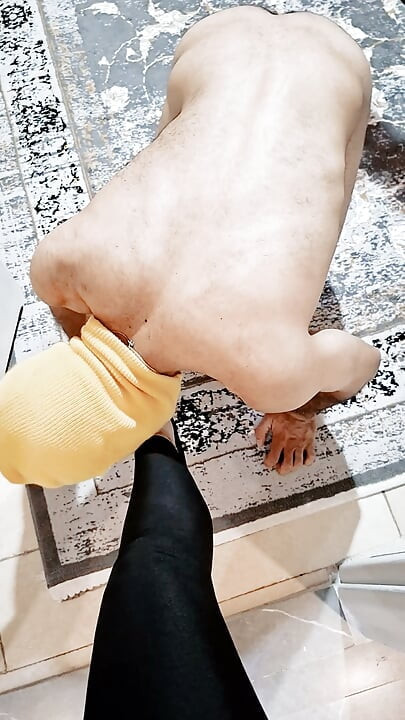 Intensa dominación de pies, esclavo roto, adora mis zapatos
