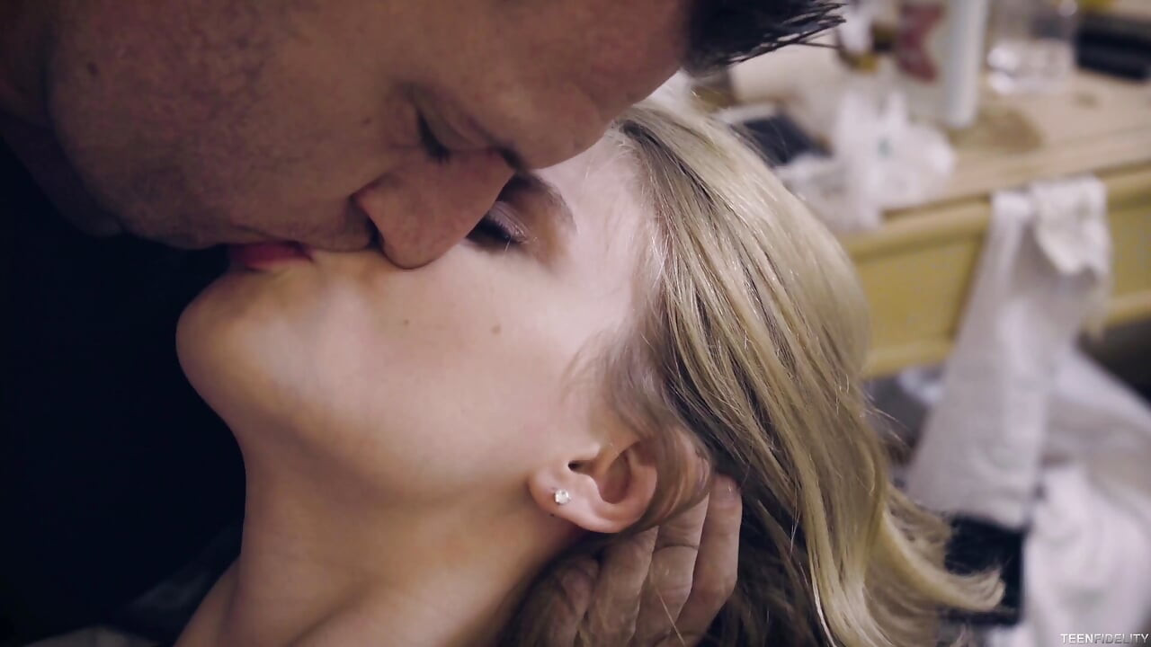 Southern Peach Hannah Hays Gets Dick