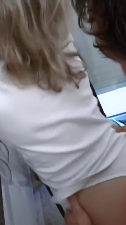 Lady Margaux - Blonda europeană, muie în bucătărie și sex anal cu finalizare | Clip 1