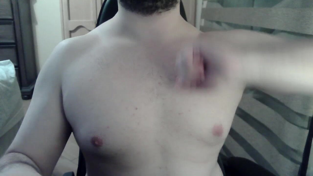 Brief clip in a muscular studs stripchat show