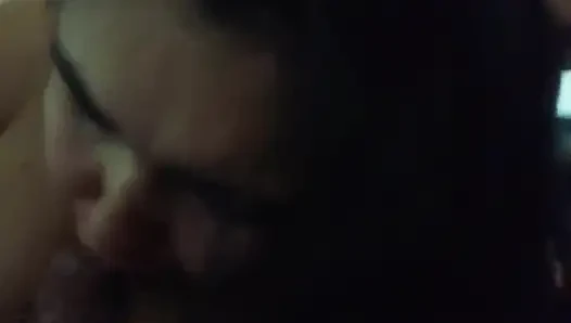 Tante semok latina lagi menyusui, minum lechita
