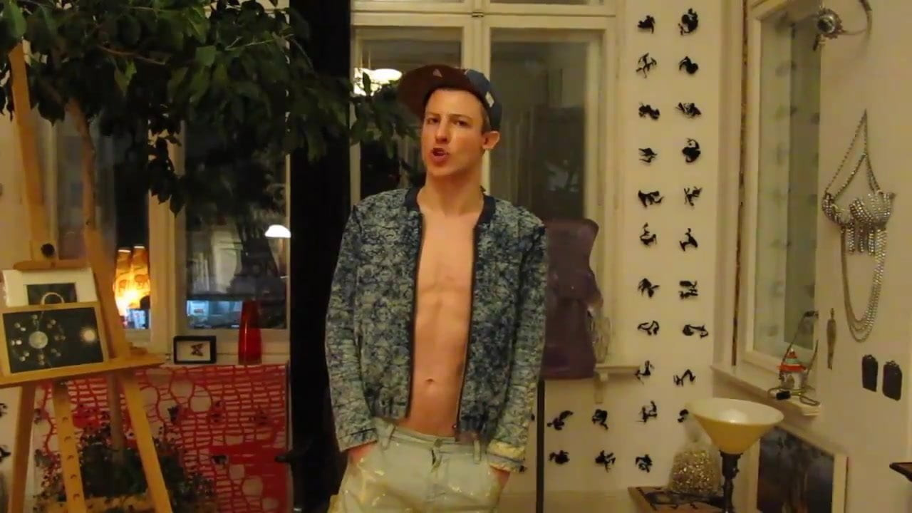TWINK IS ALWAYS HUNGRY FOR RAW COCK