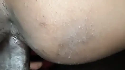 Tüm pozisyonlarda desi kız arkadaş büyük zenci yarağı sert sikiyor