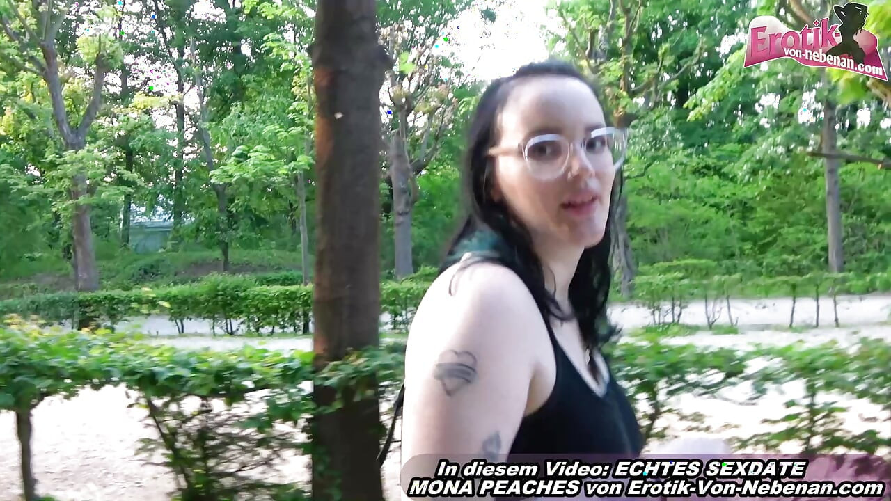 German Blowjob Date in Public Park (RISKY)