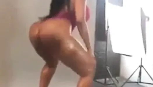 Big booty twerking