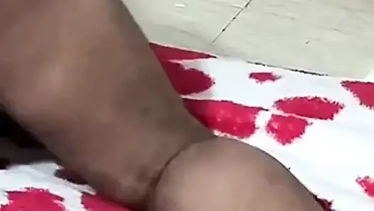 Siyah sevgilim tarafından dölleniyorken kirli ayaklarımı kameraya gösteriyorum