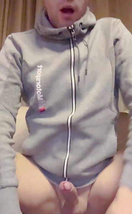 Tko je naručio masivno svršavanje bez ruku?