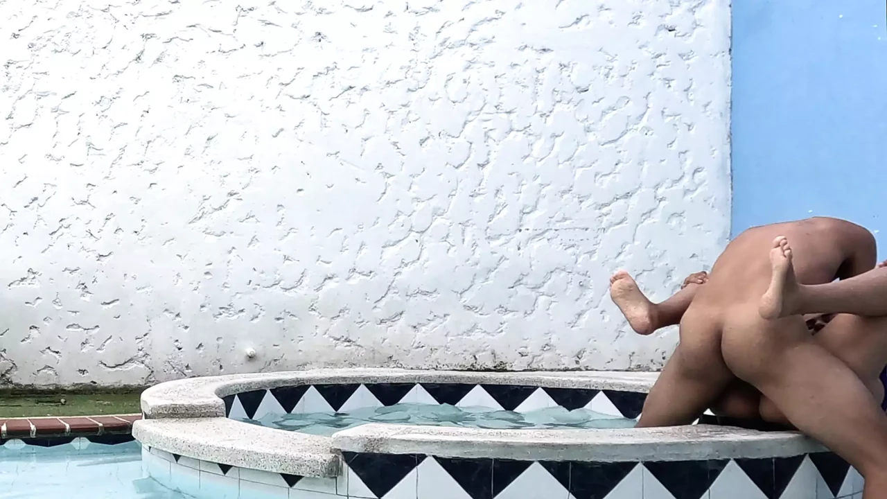 I GAVE A TREMENDOUS FUCK TO MY SISTER-IN-LAW IN THE JACUZZI ON A FAMILY WALK