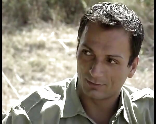 En kort hår tysk dam blev knullad och täckt med sperma