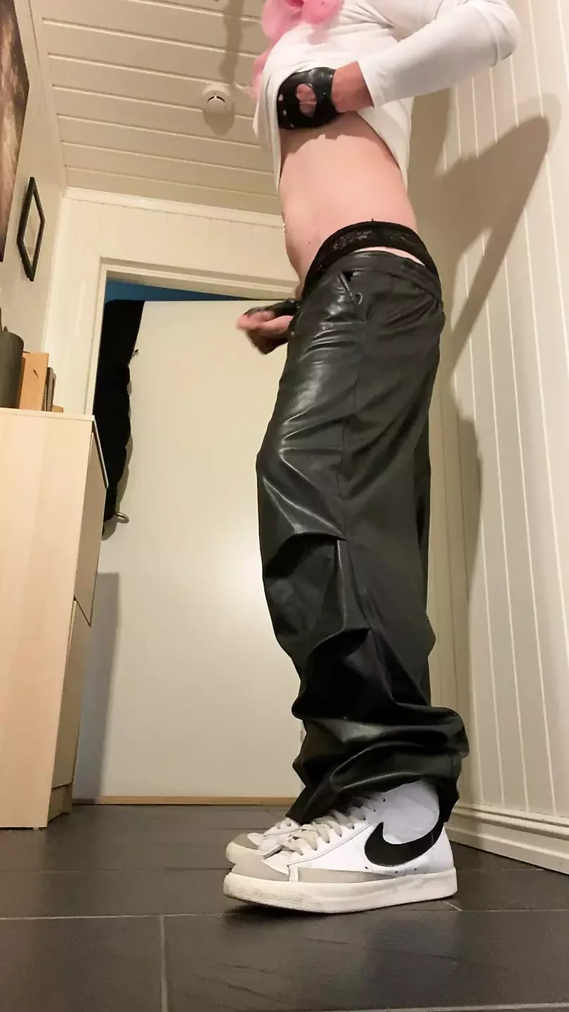 So horny in my baggy pants