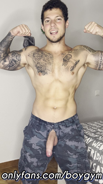 Moj vojnički kurac svršava💦 bez ruku!