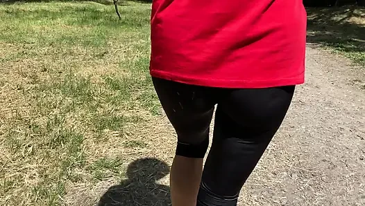 Stiefmutter cfnm hilft mir, meine eier für sex-erleichterung zu leeren . Milf domina cfnm spermaextraktion handjob .