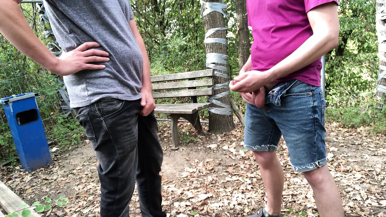 Outdoor Cumshot helping Hand
