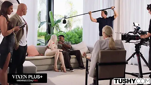 TUSHY, anal verrückte mieze Amirah adara wird von zwei massiven schwänzen