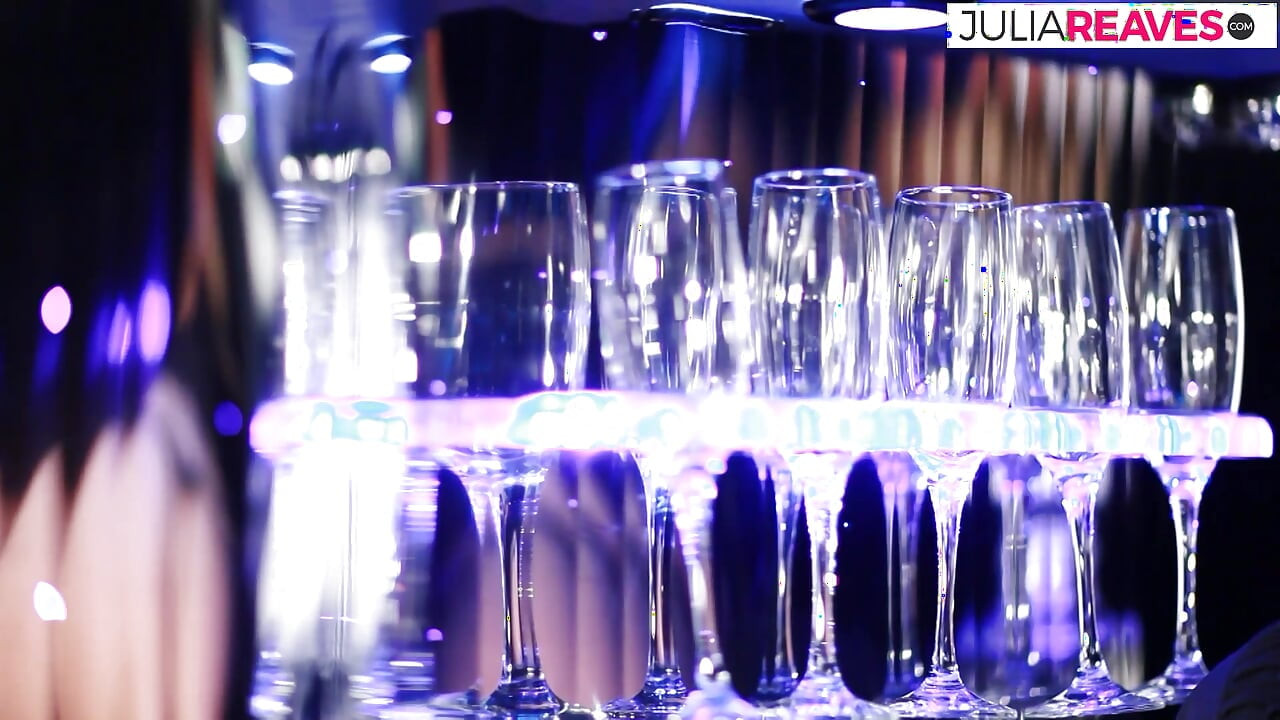 طالب يمارس الجنس القاسي والقرني في السيارة