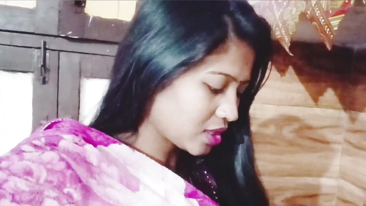 Apne he stepsister ki friend ko virgin pussy fuck kiya or pussy ros nikal kar jiv se chata,gud ki ros pilaya.. aApne he stepsist