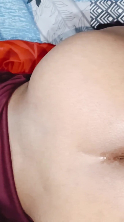 Bhabhi India berpantat besar berkongkek gaya doggy tegar dengan suara Hindi yang jelas | Klip 1