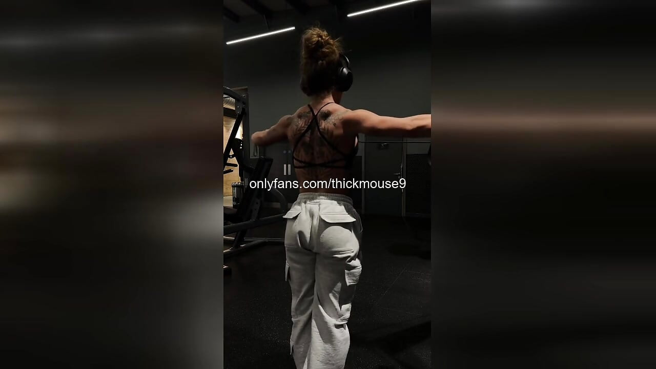 Naughty Teen's Pussy Slip During Instagram Live Dance