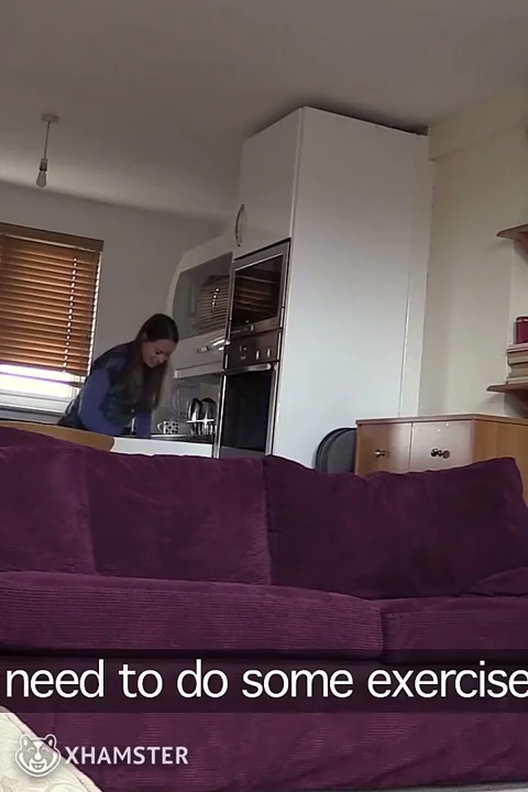 Fake cop - yalnız ev hanımı Olga Cabaeva götten sikiliyor