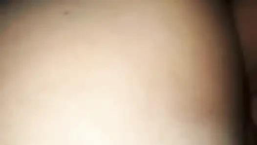 Memek sempit cewek ini dientot habis-habisan sama mainan seks barunya sampai menganga lebar