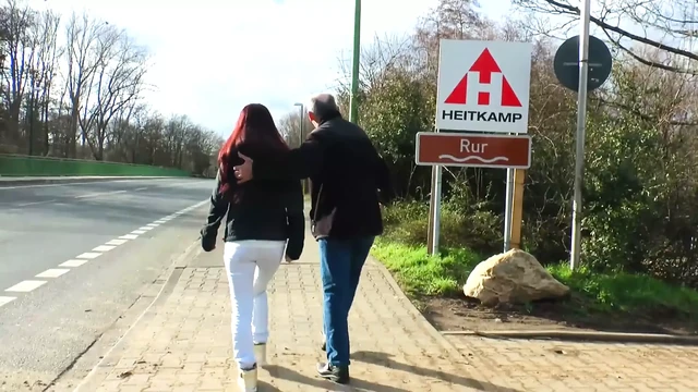 Рыжую мужик, вдвое ее возраст