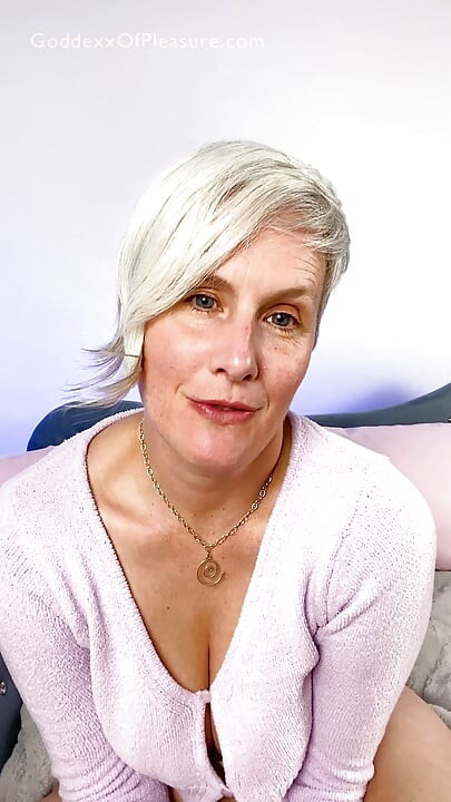 StepMommy Helps Stepson for Being So Good - Hot MILF JOI Countdown