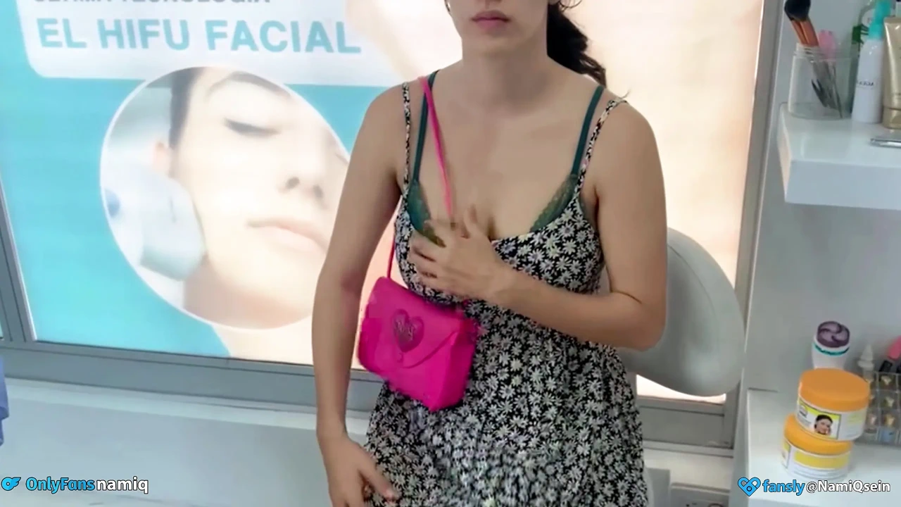 库里翁医生，他忽视了我，把他的鸡巴塞进了我的体内