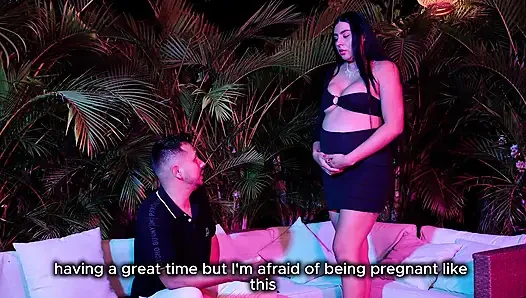 I Meet a Big Ass and Hot Pregnant Woman in a Bar and I Fuck Her Until I Cum in Her Pussy