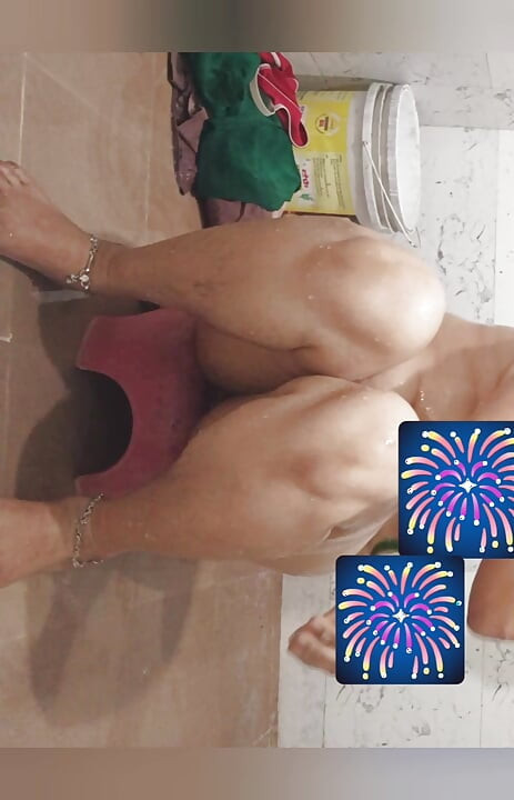 Priya Bhabi 섹시한 분위기