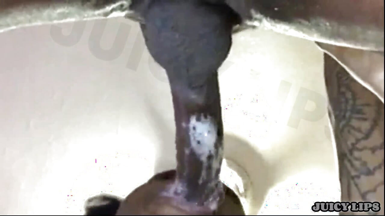 JUICY LIPS-mouth got so sloppy slurping his dick he bust a hard NUT!!!