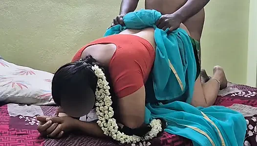 Сексуальное тело жены дези в красной блузке и Сари, миссионерская и раком, трах киски с кримпаем