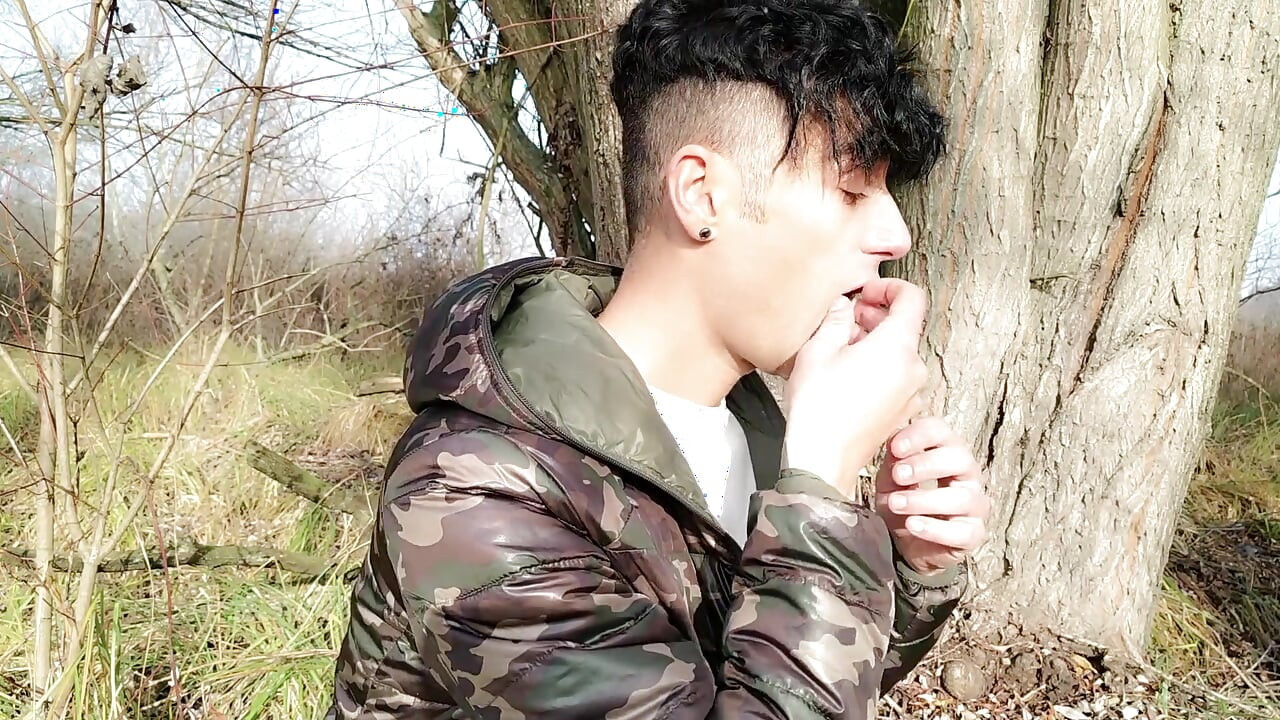 Twink Found 6 Used Condoms by 4 Straight Friends - Cum Eat Then Put in Ass