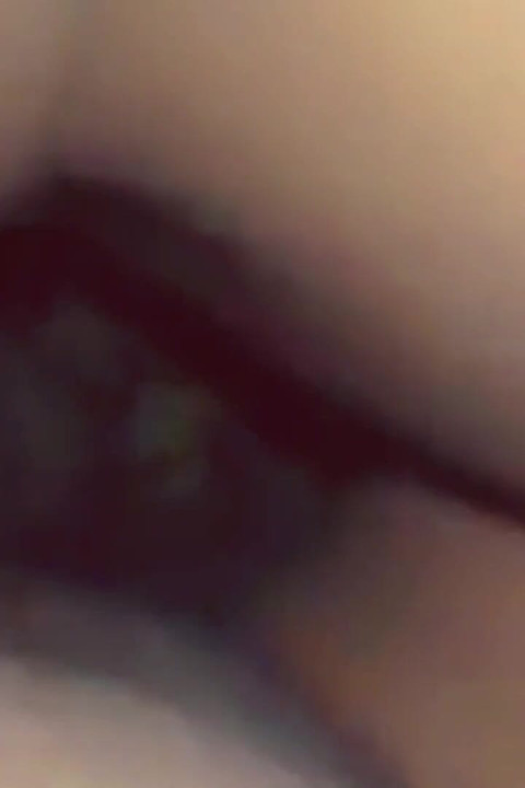 Hintli en ateşli orta yaşlı seksi kadın yatak odasında sikişiyor ev yapımı seks