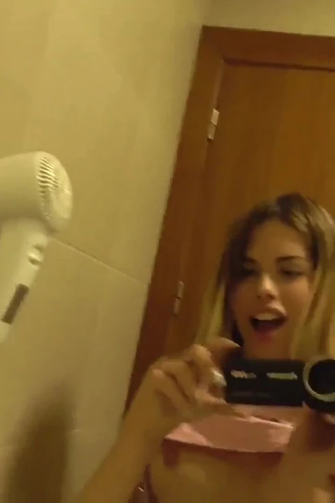 Macarena Lewis在我醒来时让我射了两次