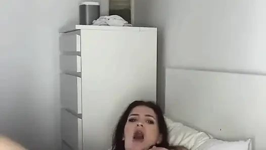Bugün gerçekten büyük siyah bir yarağa boşalmam gerekiyordu