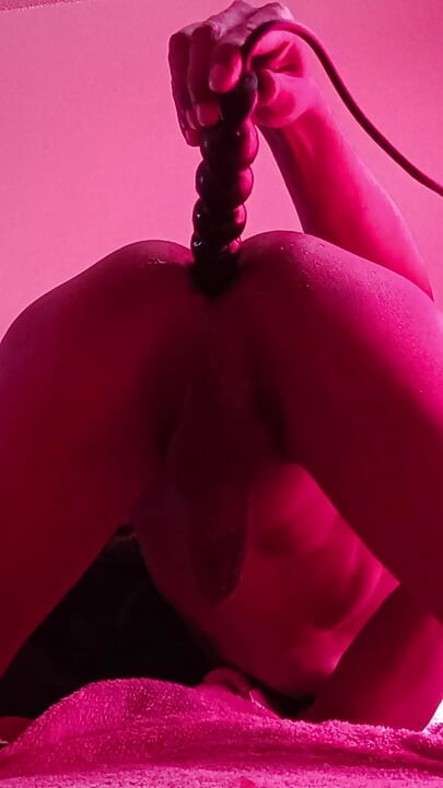 この狭い穴を広げる