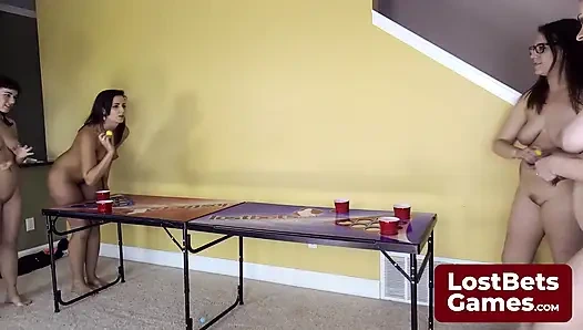 Satu gerakan Strip Air Pong yang berani bikin lawan jadi liar