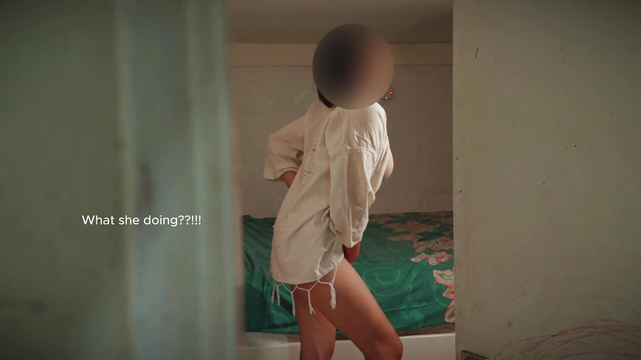 Caught my step-mom masturbation and happy ending