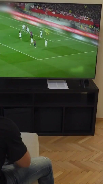HUNT4K. เขาขายนมใหญ่ของแฟนสาวเพื่อเล่นเกม คลิป 2