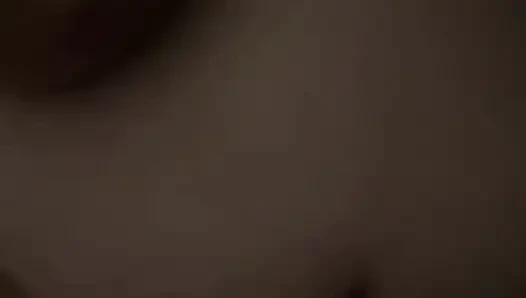 Gerçek çift seks! Vücuda ve memelere boşalma tombul ev yapımı