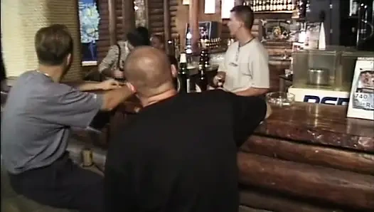 Reife vollbusige mit behaarter muschi gefickt und im rückraum in den mund gespritzt