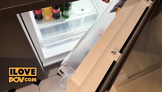 Смягчая проказливую Лиа Лин с членом на ее рту